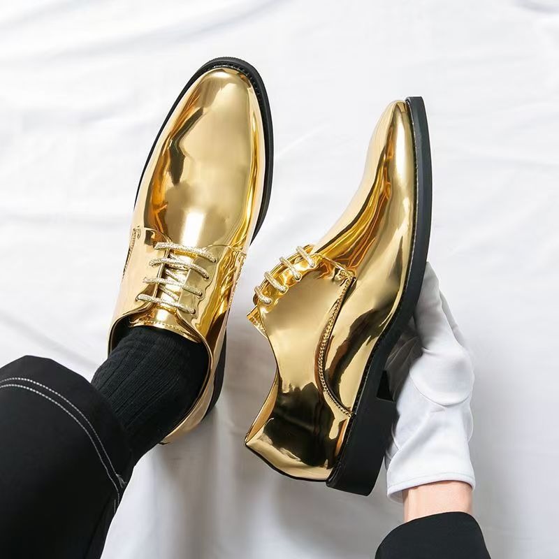 Scarpe giornaliere in pelle a  - Formal Men Daily Wear Shoes recensione e prezzo